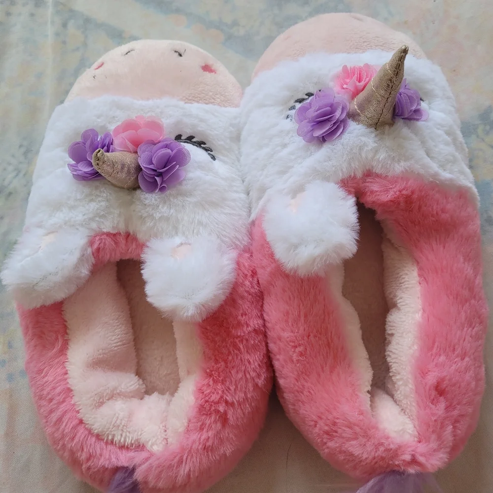 Girls Unicorn Slippers Size 4-5